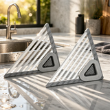 Optimized Product Title: "Dreieckiger Eck-Küchenorganizer mit Abfluss – Effiziente Entwässerung direkt ins Spülbecken" 

This title includes relevant keywords while clearly describing the product's features and benefits, making it more appealing for Googl