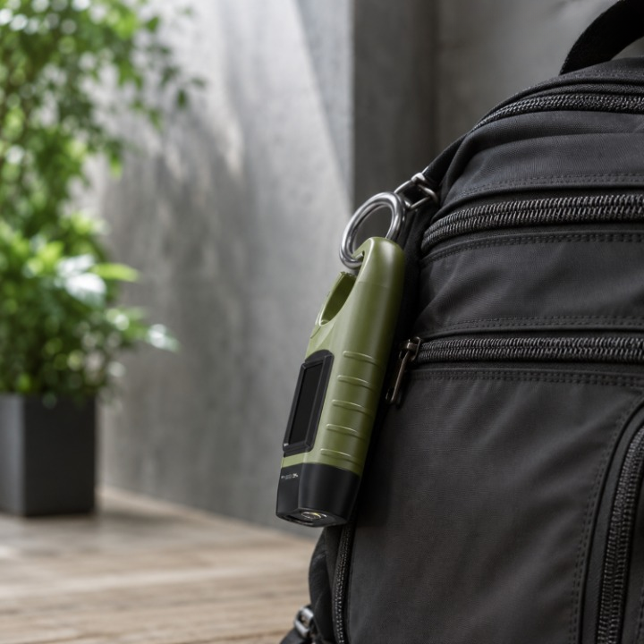 Hand-Crank LED Flashlight – Solar & Dynamo Charging, Rechargeable & Compact Design