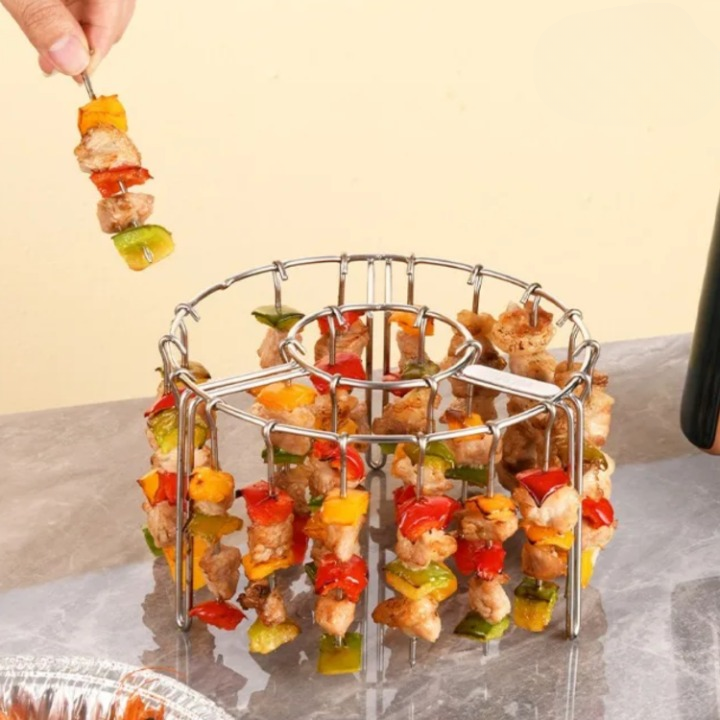 Optimized Product Title: "Heißluftfritteusen Grillaufsatz mit Spießen – Perfekter Zubehör für knusprige Grillgerichte" 

This title includes relevant keywords for better visibility and highlights the product's benefits.
