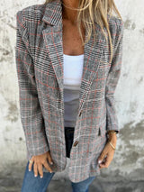 Optimized Product Title: "Vittoria Casual Checkered Blazer with Lapels - Stylish Women's Outerwear" 

This title includes relevant keywords while maintaining clarity and appeal for potential shoppers.