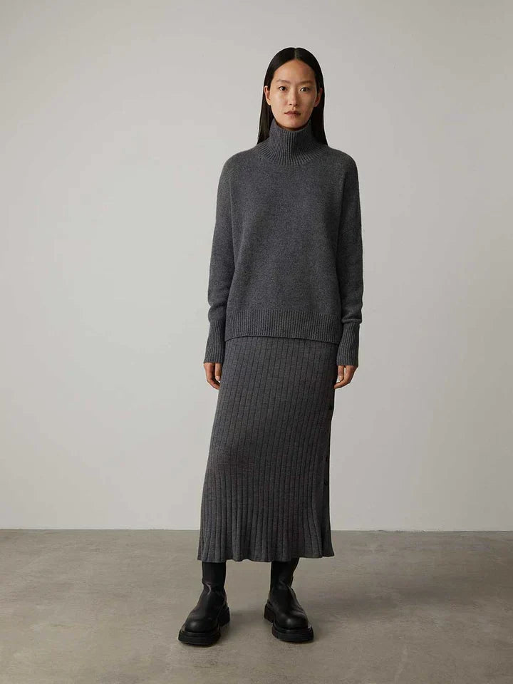 Luxurious cashmere roll-neck jumper for women – Amira Autumn Magic Edition - 8