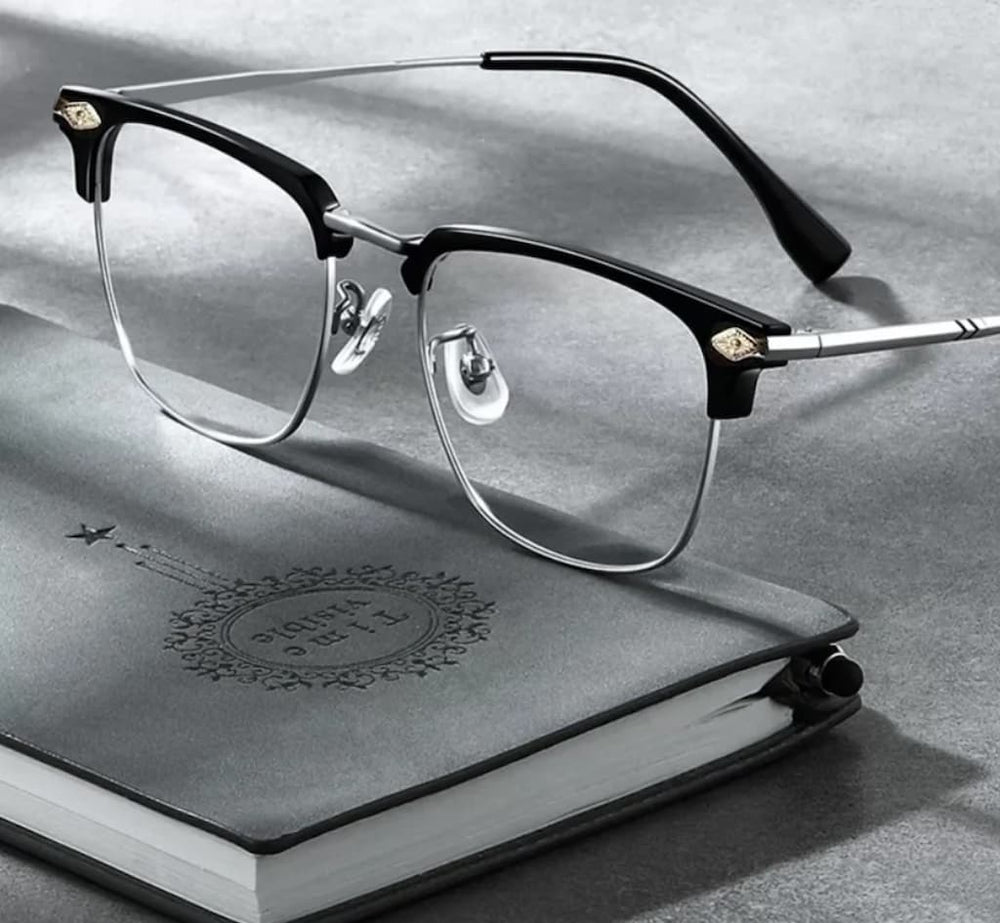 Enhanced Product Title: "Blaulichtfilter-Brille mit integrierter Lesehilfe – Optimale Augenentlastung für Bildschirmarbeit" 

This title includes relevant keywords and provides more context about the product's benefits, which can help improve visibility a