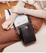 Optimized Product Title: **Kleine Lederoptik Crossbody-Tasche mit Verstellbarem Riemen & Mehreren Fächern – Stilvolle Damenhandtasche für Alltag und Freizeit**