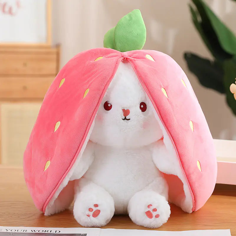 Enhanced Product Title: "Kuschelhase mit Geheimfach – Wählen Sie zwischen Karotten- oder Erdbeerdesign – Perfektes Kuscheltier für Kinder" 

This title includes relevant keywords, highlights the unique features, and emphasizes the target audience, making
