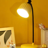 Optimized Product Title: "Verstellbare LED-Schreibtischlampe mit Touch-Dimmer - Energiesparende, Moderne Tischlampe für Home Office und Studium" 

This title includes relevant keywords and highlights features that may attract potential buyers.