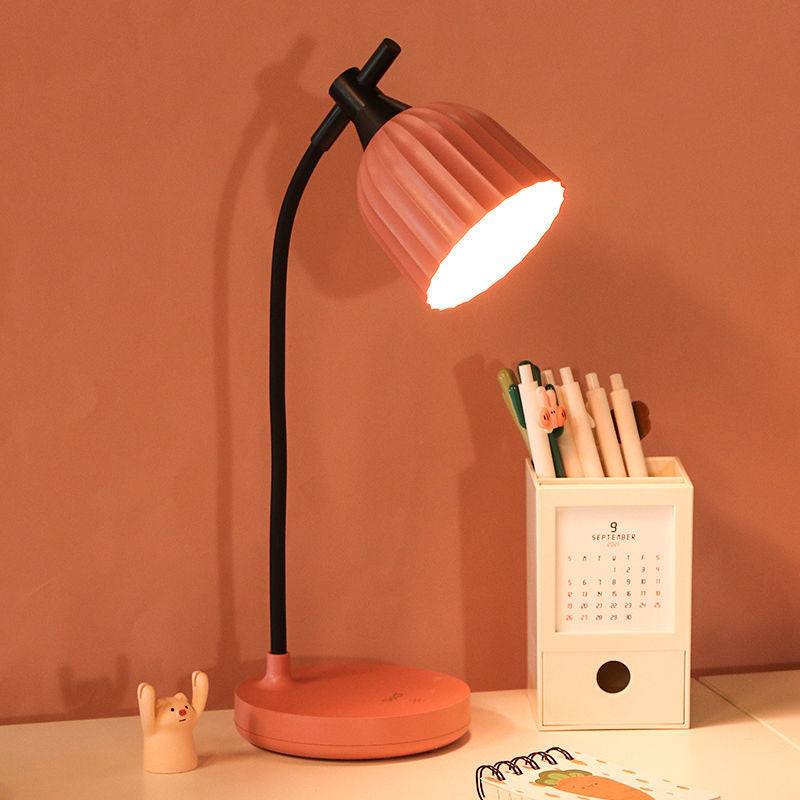 Optimized Product Title: "Verstellbare LED-Schreibtischlampe mit Touch-Dimmer - Energiesparende, Moderne Tischlampe für Home Office und Studium" 

This title includes relevant keywords and highlights features that may attract potential buyers.