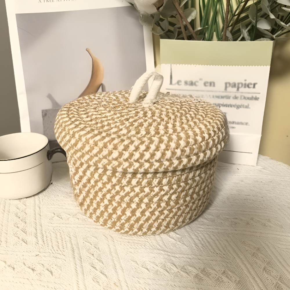 Enhanced Product Title: **Boho Rund Design Gewebter Aufbewahrungskorb mit Deckel – Stilvoller Korb für Ordnung und Dekoration** 

This title includes relevant keywords for better visibility while maintaining clarity and appeal for potential buyers.