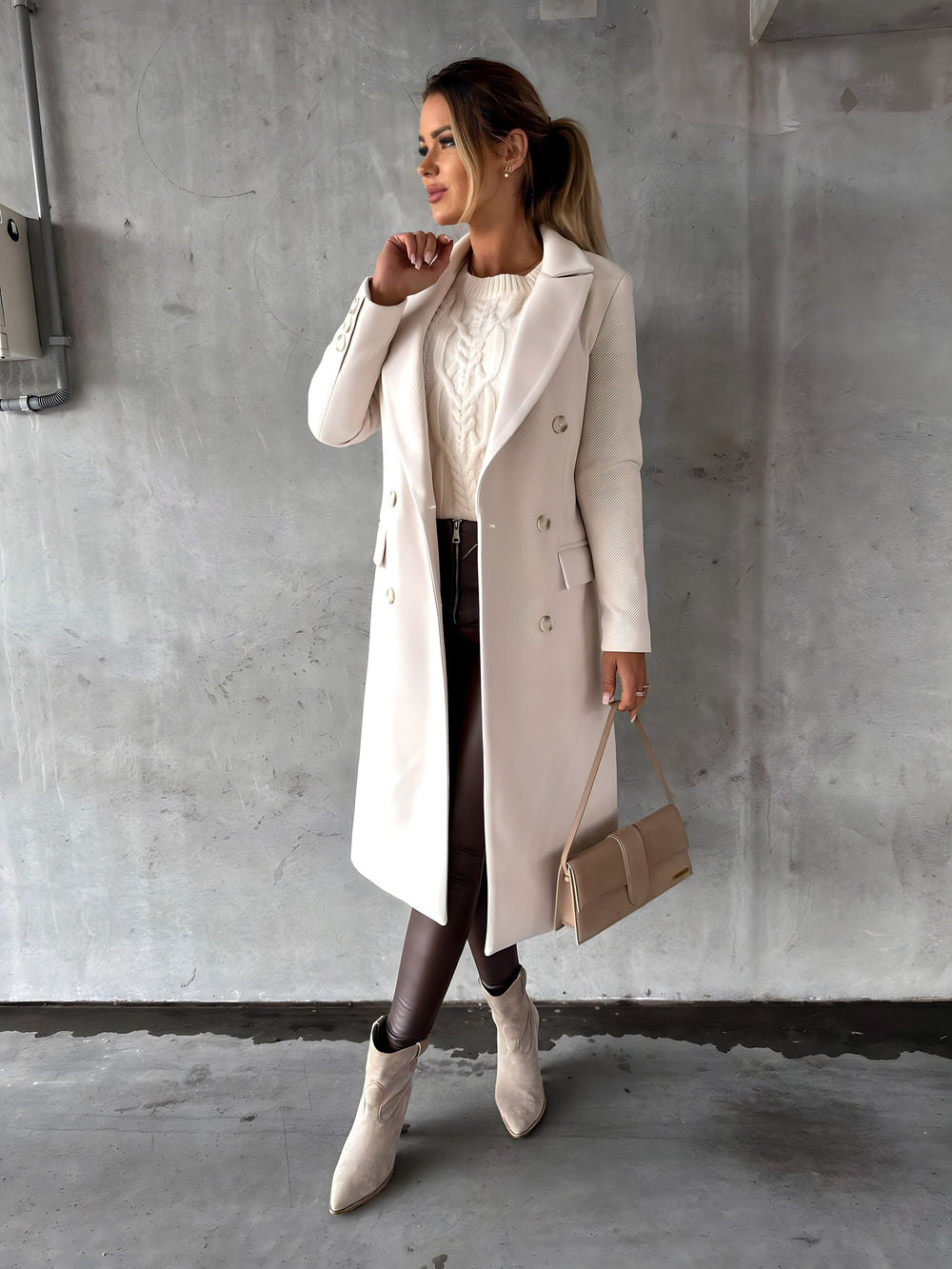 Classic Winter Coat With Lapels - Lynne - 2