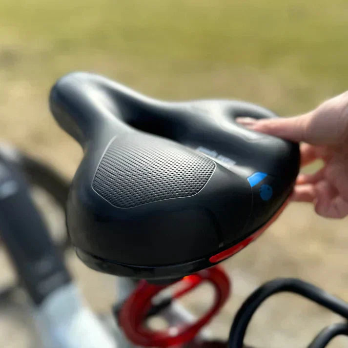 Ergonomic Bike Saddle – Padded, Water-Repellent & Reflective Strip for Universal Seatposts