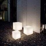 Optimized Product Title: "Fernbedienbare LED-Würfelleuchte für Garten & Terrasse – Stilvolle Außenbeleuchtung für entspannte Abende" 

This title includes relevant keywords while enhancing the appeal and clarity of the product.