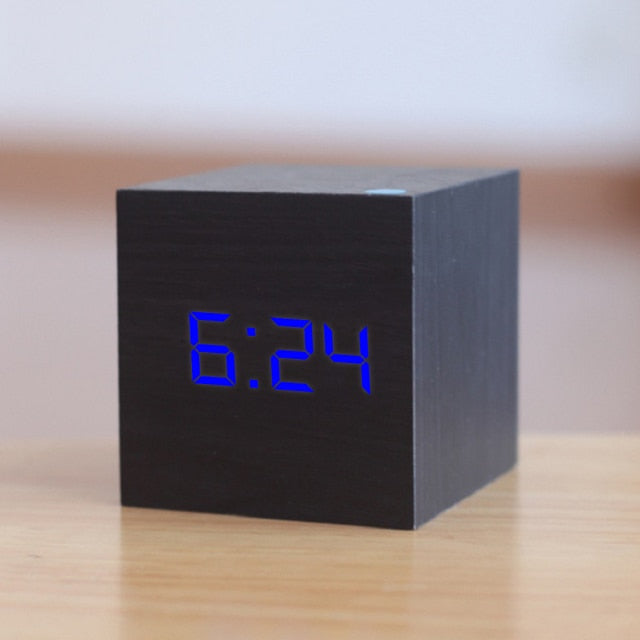 Optimized Product Title: "Digitaler LED-Wecker mit Temperaturanzeige und Alarmfunktion – Modernes Design für Schlafzimmer und Büro" 

This title includes relevant keywords while providing additional details to attract potential buyers.