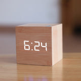 Optimized Product Title: "Digitaler LED-Wecker mit Temperaturanzeige und Alarmfunktion – Modernes Design für Schlafzimmer und Büro" 

This title includes relevant keywords while providing additional details to attract potential buyers.