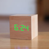 Optimized Product Title: "Digitaler LED-Wecker mit Temperaturanzeige und Alarmfunktion – Modernes Design für Schlafzimmer und Büro" 

This title includes relevant keywords while providing additional details to attract potential buyers.