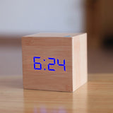 Optimized Product Title: "Digitaler LED-Wecker mit Temperaturanzeige und Alarmfunktion – Modernes Design für Schlafzimmer und Büro" 

This title includes relevant keywords while providing additional details to attract potential buyers.