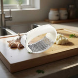 Optimized Product Title: "Edelstahl Knoblauchpresse - Hochwertige Knoblauchpresse aus rostfreiem Edelstahl für müheloses Zerkleinern von Knoblauch" 

This title includes relevant keywords while providing additional details that may attract potential buyer