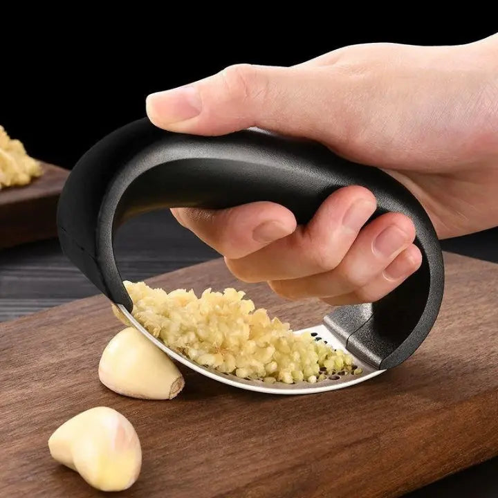 Optimized Product Title: "Edelstahl Knoblauchpresse - Hochwertige Knoblauchpresse aus rostfreiem Edelstahl für müheloses Zerkleinern von Knoblauch" 

This title includes relevant keywords while providing additional details that may attract potential buyer
