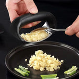 Optimized Product Title: "Edelstahl Knoblauchpresse - Hochwertige Knoblauchpresse aus rostfreiem Edelstahl für müheloses Zerkleinern von Knoblauch" 

This title includes relevant keywords while providing additional details that may attract potential buyer