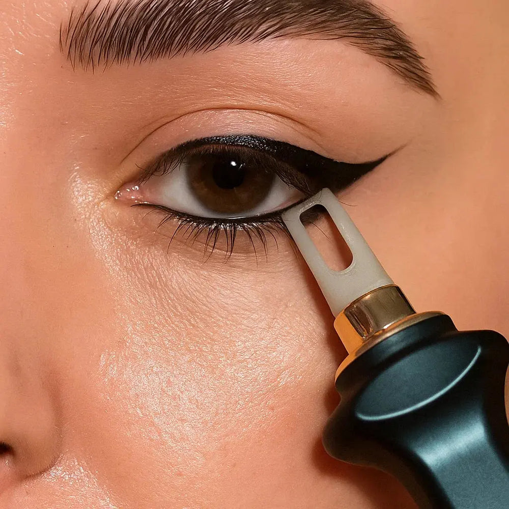 Ergonomic Eyeliner Set with Waterproof Gel - Precision Tool Included for Flawless Application