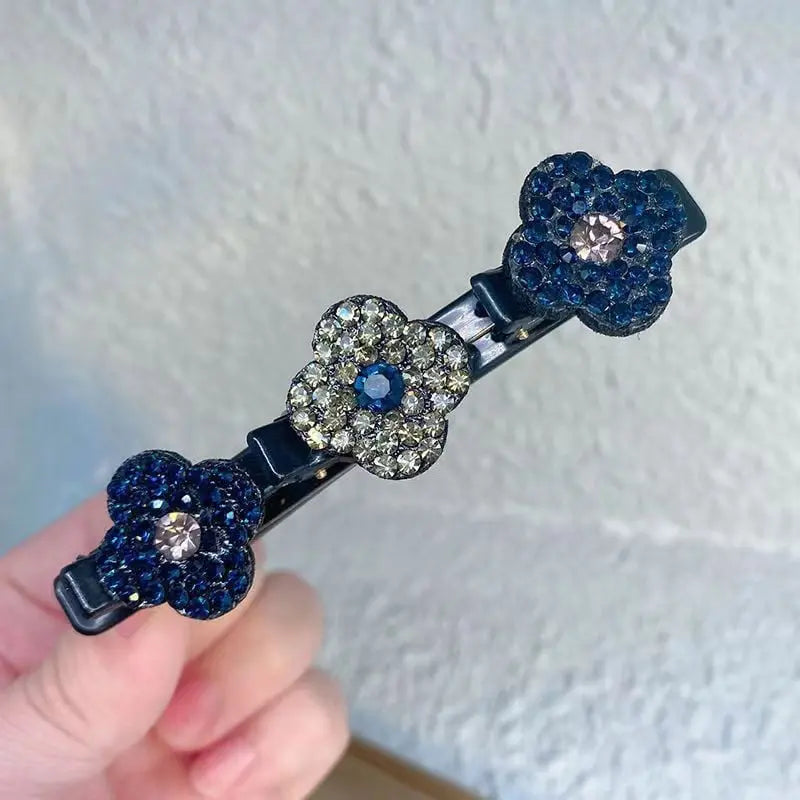 Optimized Product Title: "Geflochtene Kristall Haarspange – Elegante Haaraccessoire für Glänzenden Halt bei jedem Anlass" 

This title includes relevant keywords while maintaining clarity and appeal for potential buyers.