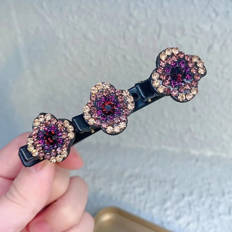 Optimized Product Title: "Geflochtene Kristall Haarspange – Elegante Haaraccessoire für Glänzenden Halt bei jedem Anlass" 

This title includes relevant keywords while maintaining clarity and appeal for potential buyers.