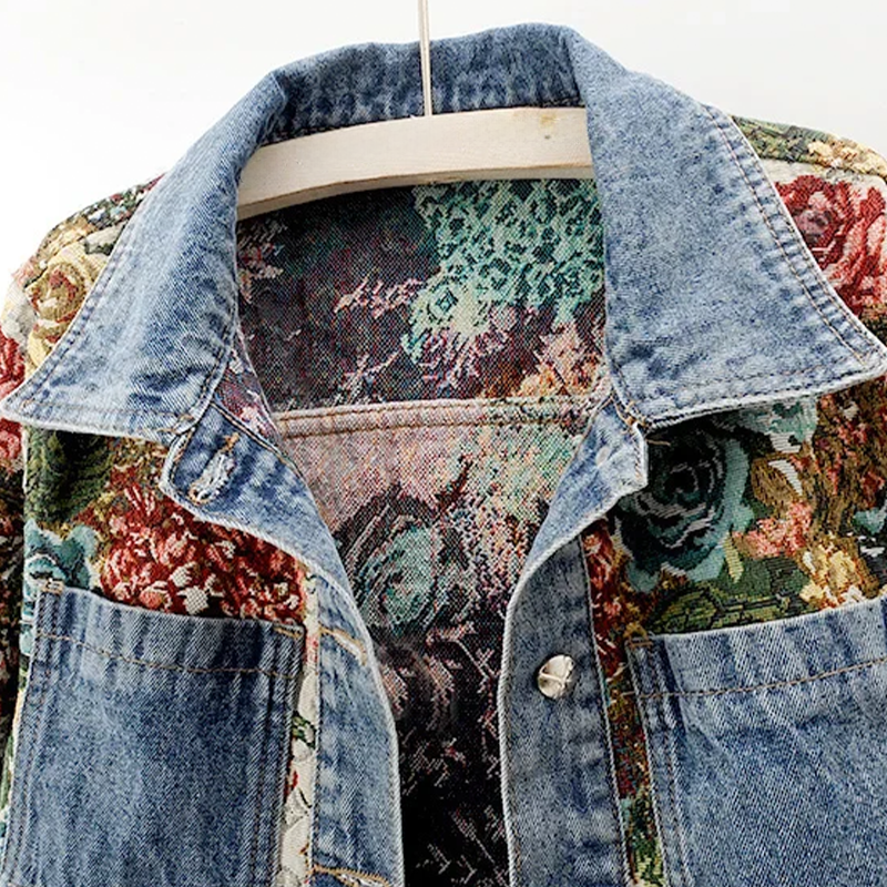 Cropped Women's Blazer with Print - Joelina