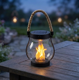 Enhanced Product Title: "Solar-Flammenlaterne mit Realistischem Flackereffekt – Energiesparende Gartenbeleuchtung für Außenbereiche" 

This title includes keywords that potential customers might search for while also providing a clear description of the p