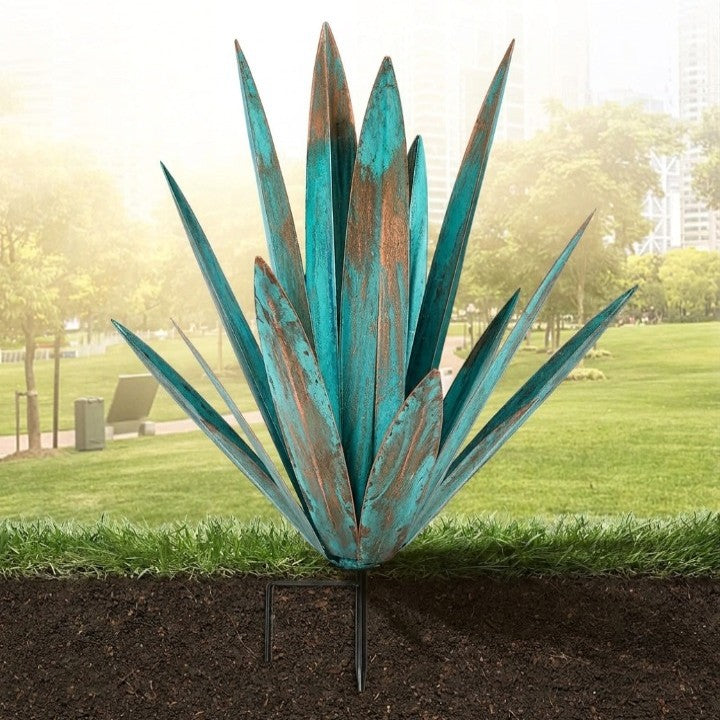 Solar LED Agave Lamp – 7-Color Changing, Weatherproof Metal & Cordless