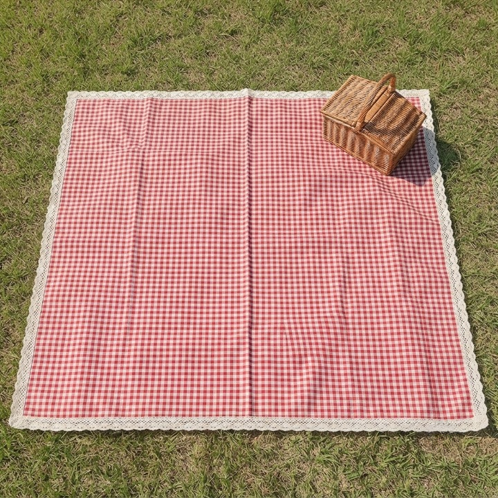 Waterproof Picnic Blanket – Polyester/Cotton, 150×100cm, Gingham with Lace Trim