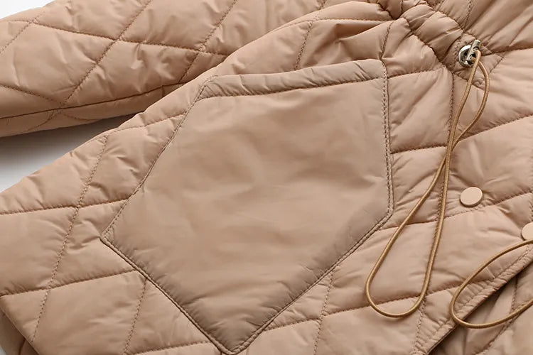 Plus Size Padded Jacket with Autumn Leaves Pattern – Stylish & Cozy Outerwear
