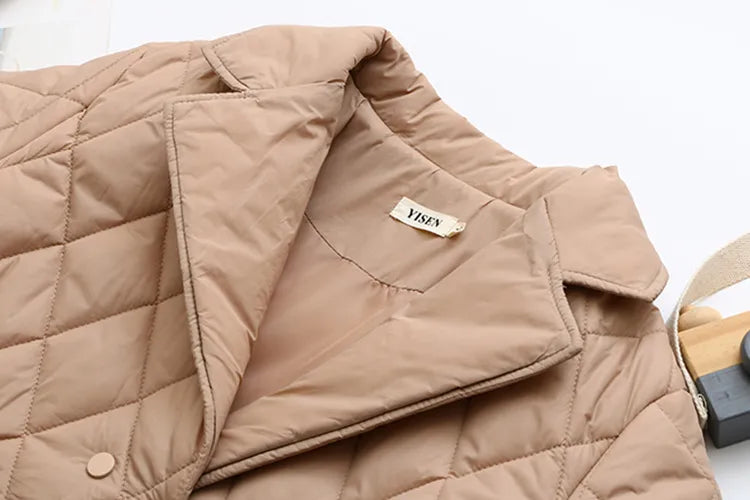 Plus Size Padded Jacket with Autumn Leaves Pattern – Stylish & Cozy Outerwear