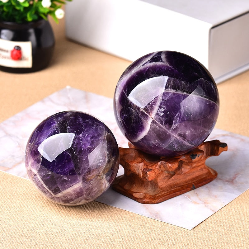 Enhanced Product Title: "Polierte Natürliche Amethyst-Kugel – Dekorative Edelsteinkugel für Home & Wellness" 

This title includes relevant keywords while maintaining clarity and appeal for potential buyers.