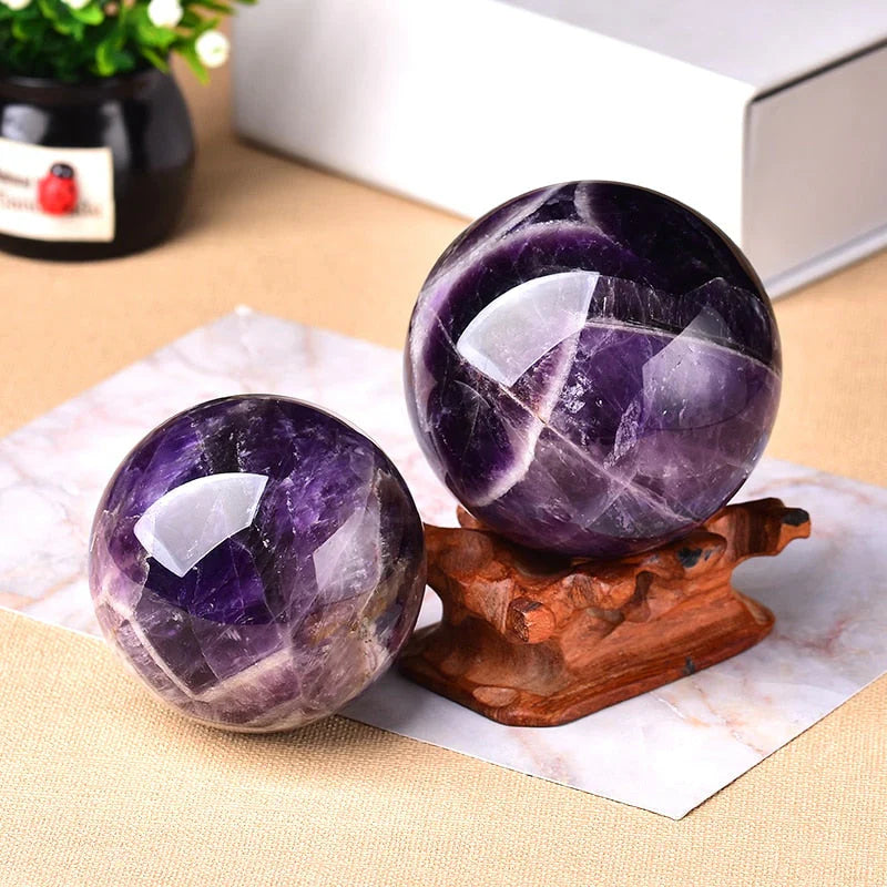 Enhanced Product Title: "Polierte Natürliche Amethyst-Kugel – Dekorative Edelsteinkugel für Home & Wellness" 

This title includes relevant keywords while maintaining clarity and appeal for potential buyers.