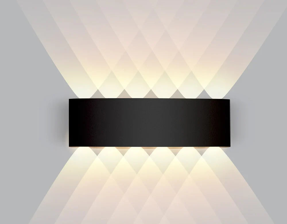 Optimized Product Title: "Innen-LED-Wandleuchte mit Auf-Ab-Licht – Warmweiß, Energiesparend, Modernes Design für Wohnräume" 

This title includes relevant keywords while highlighting key features and benefits to improve visibility and appeal on Google Sho