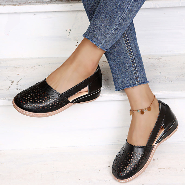 Lena – Orthopedic Cutout Slippers
