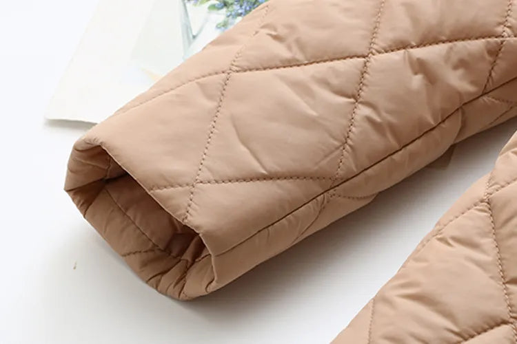 Plus Size Padded Jacket with Autumn Leaves Pattern – Stylish & Cozy Outerwear