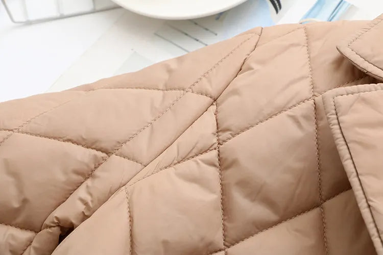 Plus Size Padded Jacket with Autumn Leaves Pattern – Stylish & Cozy Outerwear
