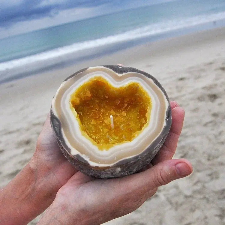 Crystal Healing Candle – Handcrafted Resin, Long-Lasting Glow & 6×6cm