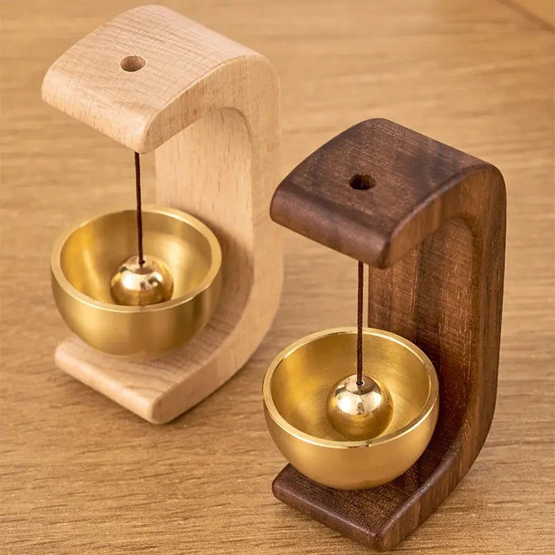 Optimized Product Title: "Magnetisches Holz-Windspiel – Beruhigendes Klangspiel für Entspannung bei jedem Luftzug" 

This title includes relevant keywords while emphasizing the product's benefits and features, making it more appealing for Google Shopping.