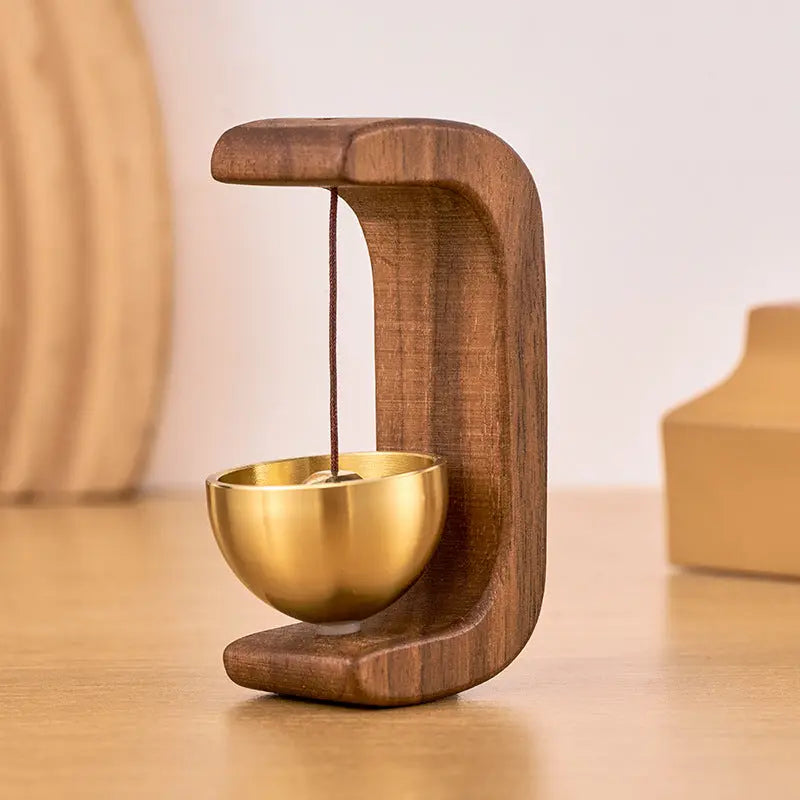 Optimized Product Title: "Magnetisches Holz-Windspiel – Beruhigendes Klangspiel für Entspannung bei jedem Luftzug" 

This title includes relevant keywords while emphasizing the product's benefits and features, making it more appealing for Google Shopping.