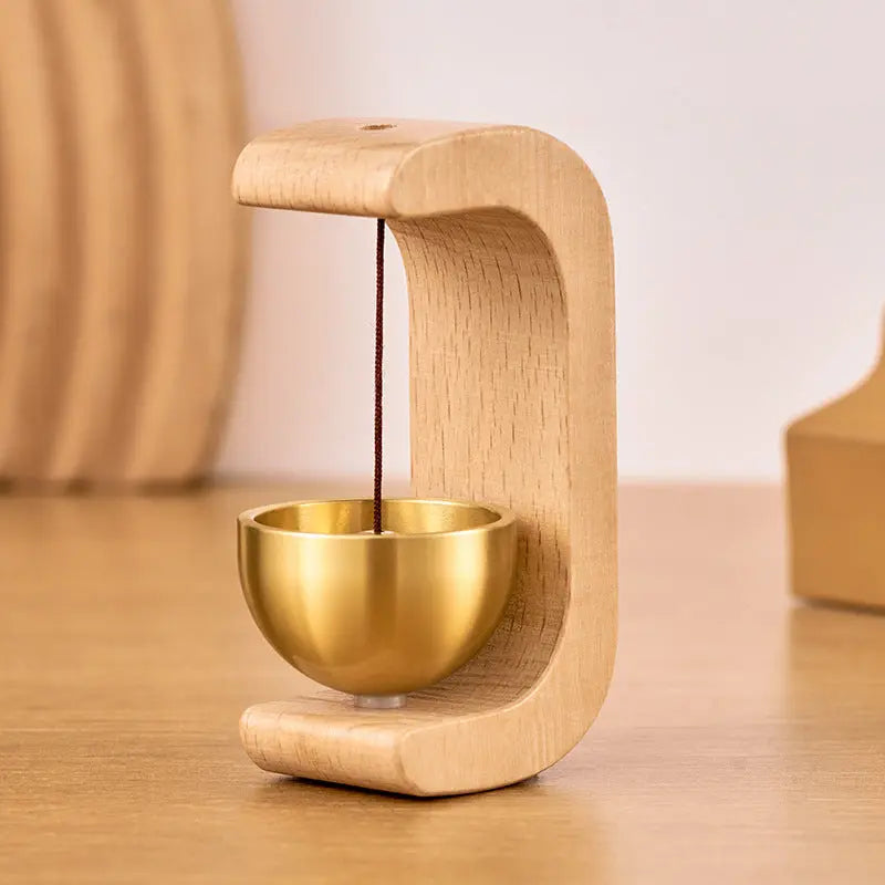 Optimized Product Title: "Magnetisches Holz-Windspiel – Beruhigendes Klangspiel für Entspannung bei jedem Luftzug" 

This title includes relevant keywords while emphasizing the product's benefits and features, making it more appealing for Google Shopping.