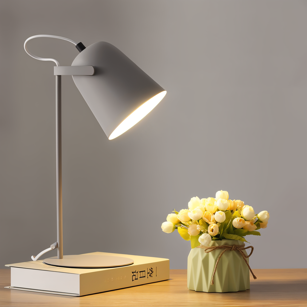 Enhanced Product Title: "Bunte Macaron Tischlampe – Stilvolle LED Nachttischlampe für Kinderzimmer & Wohnzimmer" 

This title includes keywords that potential buyers might search for, such as "bunte," "LED," "Nachttischlampe," and specifies the intended u