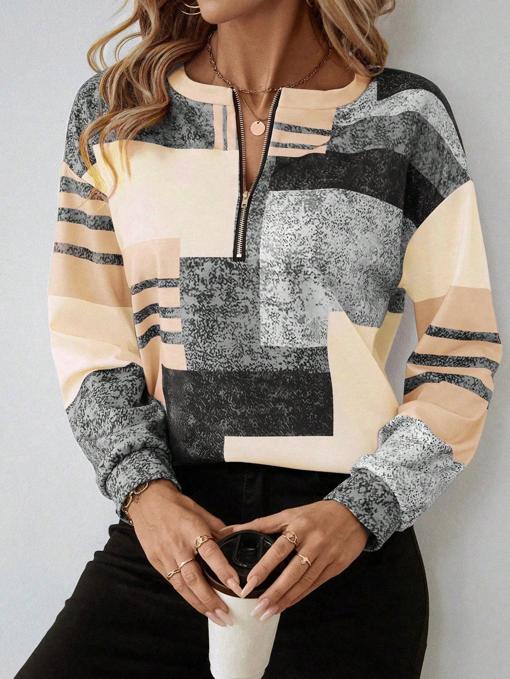 Kaimana™ Vintage-Inspired Chic Sweatshirt for Stylish Comfort | Retro Fashion Statement