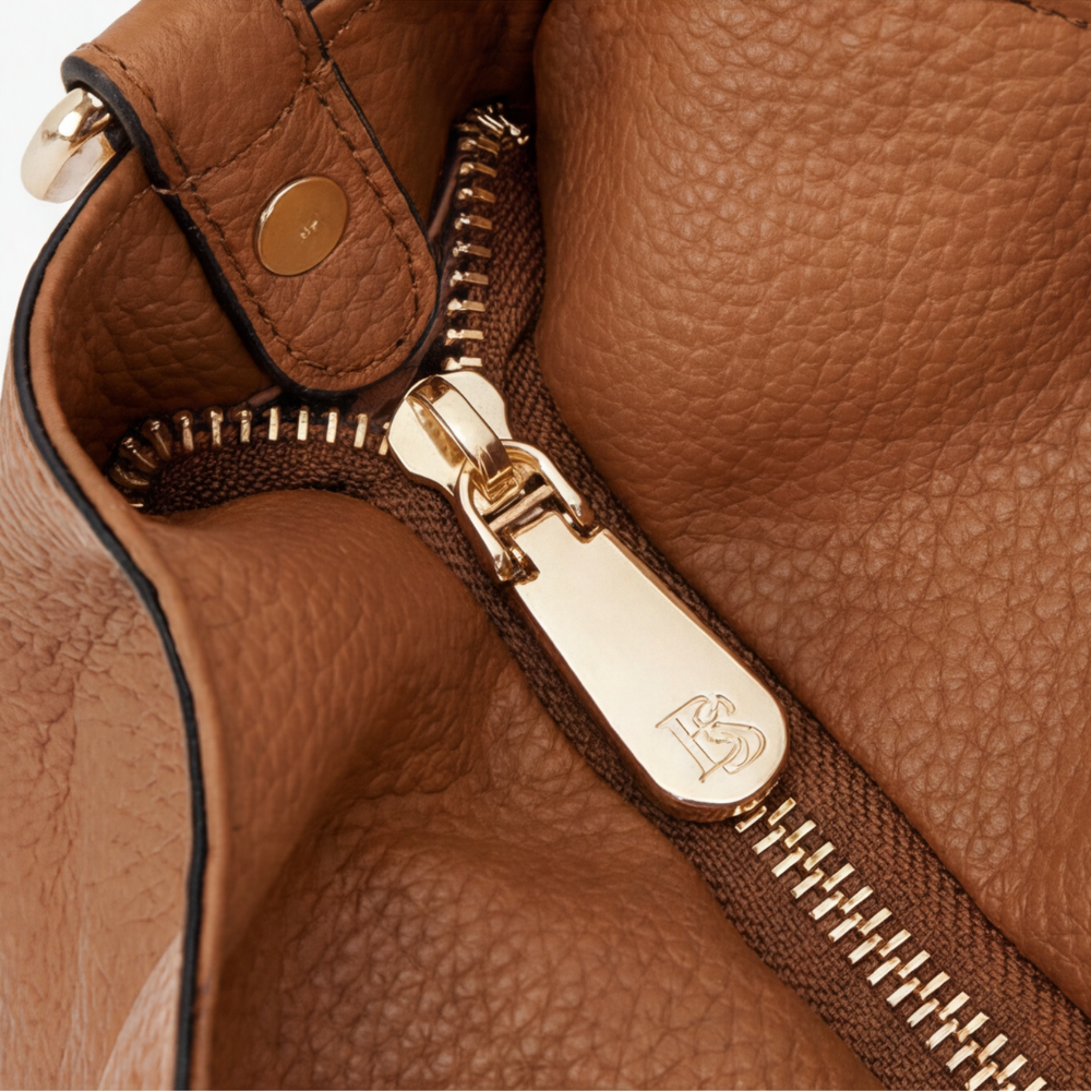 Optimized Product Title: "Weiche Leder Hobo Tasche mit Mehreren Fächern – Stilvolle und Praktische Handtasche für Jeden Anlass" 

This title includes relevant keywords while also emphasizing the product's features and appeal.