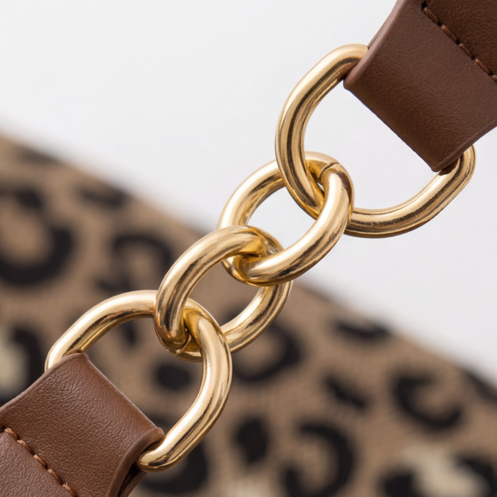 Stylish Leotard-Print Tote Bag with Elegant Gold Chain Detail - Fashionable & Versatile Handbag