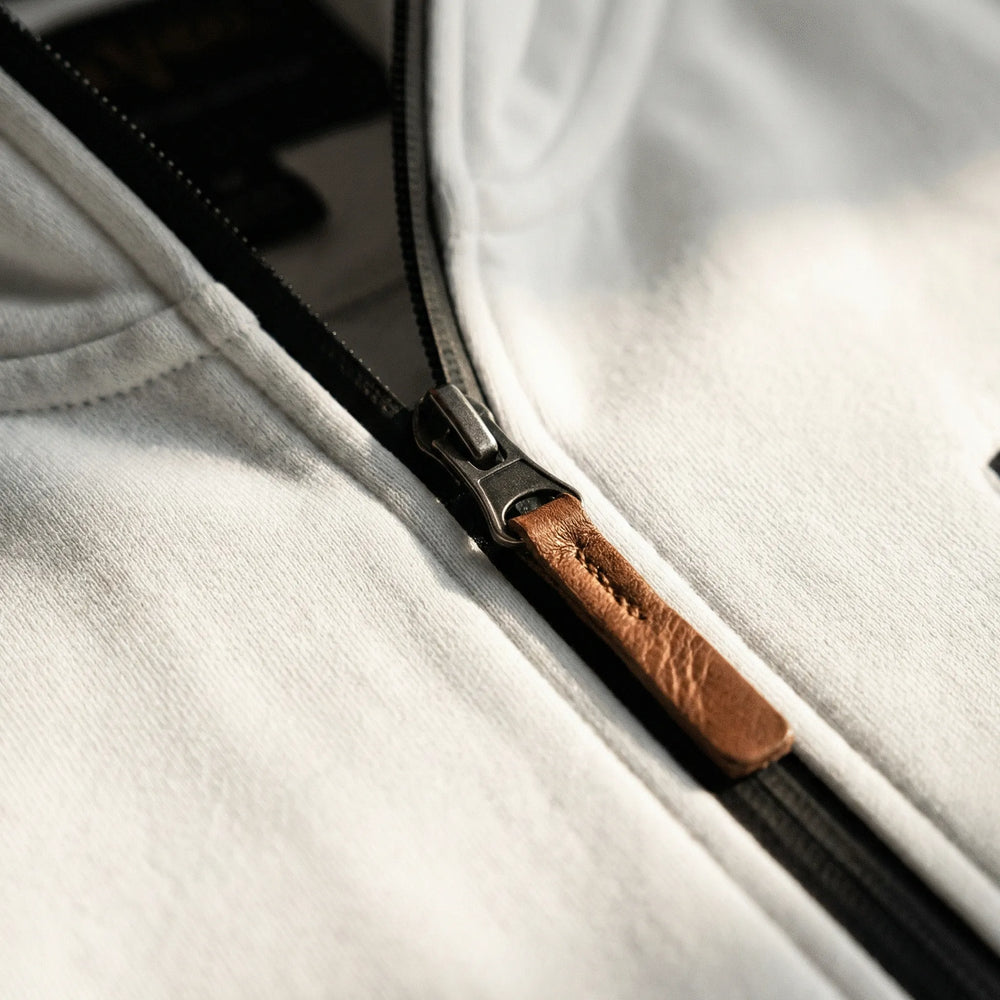 Optimized Product Title: "Noel Kapuzenjacke mit Durchgehenden Reißverschluss – Stylische und Bequeme Kapuzenjacke für Damen/Herren" 

This title includes relevant keywords while providing additional details to attract potential buyers.