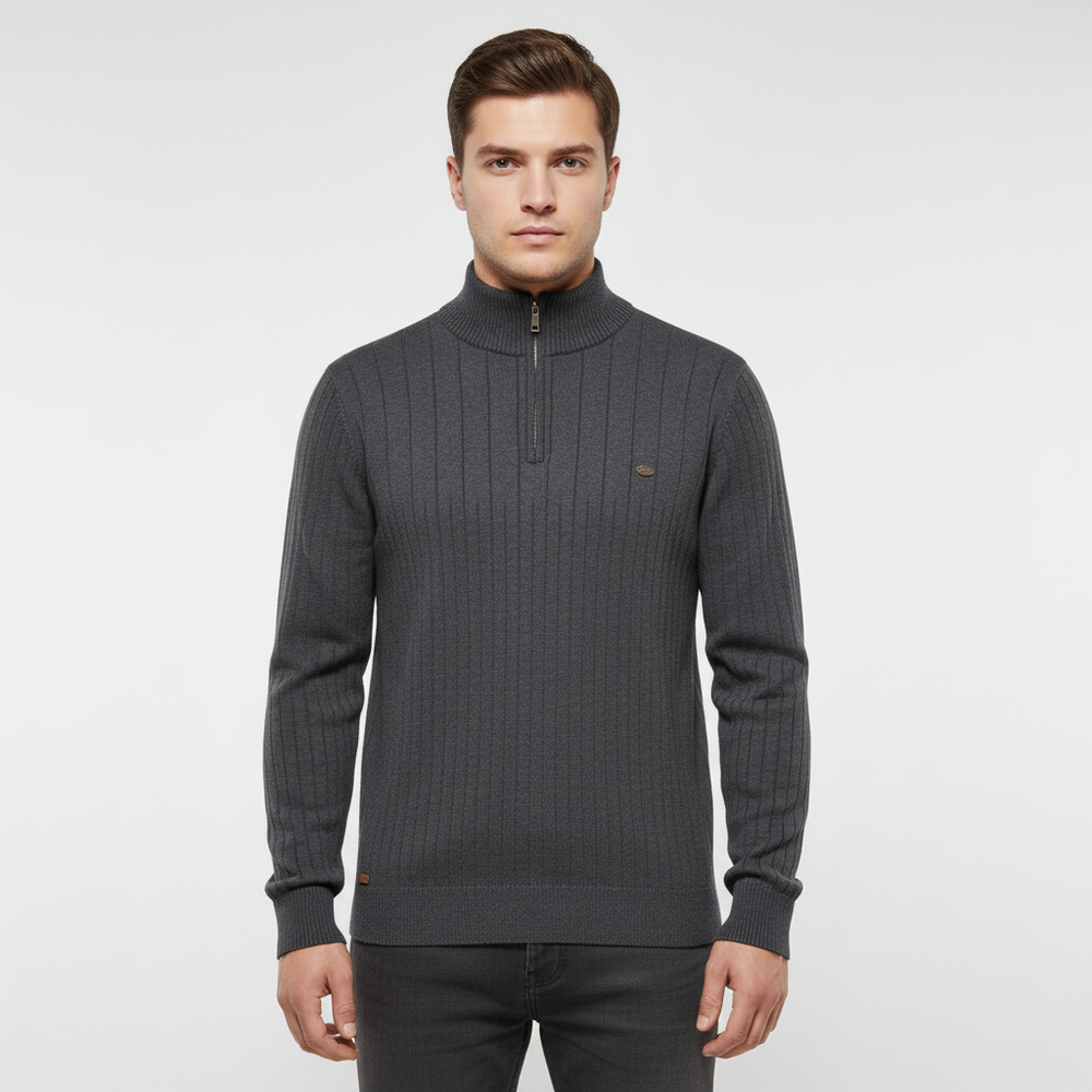 Classic Zip-Up Sweater - Finn
