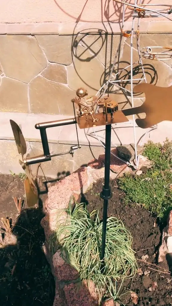 Metall-Windrad 'Rockband' – Einzigartige Bewegte Gartendeko für Stil und Charakter