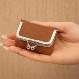 Optimized Product Title: **Retro Mini Schmuckkästchen – Niedliches, elegantes Design für kleine Schätze | Perfekt zur Aufbewahrung von Schmuck und Accessoires**