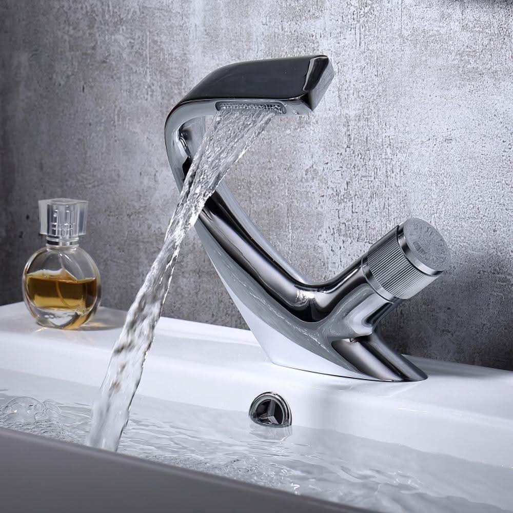 Waterfall Basin Faucet – Solid Brass, Single-Lever Control & Ceramic Cartridge