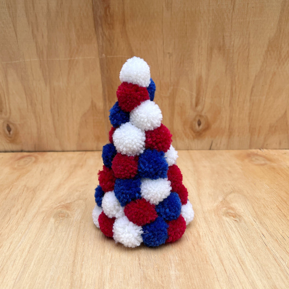 Handcrafted Pom Pom Christmas Tree – Cozy Tabletop Decoration